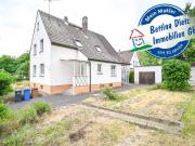 Gut geschnittenes 2 Familienhaus mit Garage, Carport,...