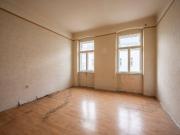 H7+ 2 Zimmer Altbau Wohnung renovierungsbedürftig, viel...