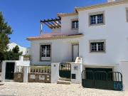 Habitação T5 em Tornada e Salir do Porto de 184,00 m² Habitação T5 em Tornada e Salir do Porto de 184,00 m²