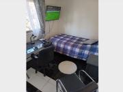 Habitación 1 persona amoblada gastos comunes incluidos a...