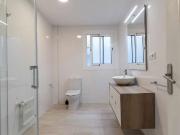 Habitación abierta en apartamento de 8 habitaciones en...