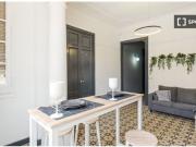 Habitación acogedora con armario independiente en el...