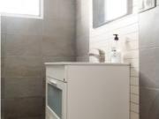 Habitación acogedora con calefacción en piso compartido,...