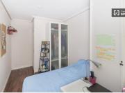 Habitación acogedora con calefacción en piso compartido,...