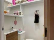 Habitación acogedora con llave independiente en un...