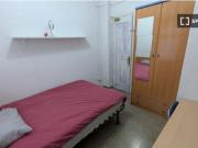 Habitación acogedora con llave independiente en un...