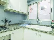 Habitación acogedora en piso compartido en Camins al...