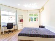 Habitación acogedora en piso compartido en Moncloa, Madrid