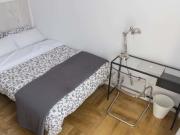 Habitación amplia en Plaza de Santa Ana