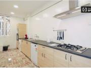 Habitación amueblada con armario independiente en el...