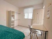 Habitación amueblada con baño independiente con...