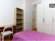 Habitación amueblada con calefacción en piso compartido,...