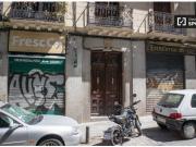 Habitación amueblada con calefacción en piso de 12...