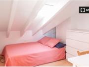 Habitación amueblada con llave independiente en...