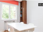 Habitación amueblada con llave independiente en...