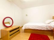 Habitación amueblada en apartamento de 11 dormitorios en...