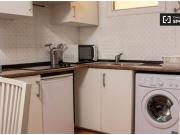 Habitación amueblada en apartamento de 3 dormitorios en...