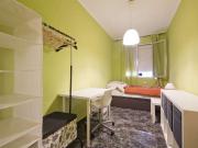 Habitación amueblada en apartamento de 3 dormitorios en...