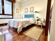 Habitación amueblada en apartamento de 4 dormitorios en...