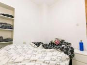 Habitación amueblada en apartamento de 5 dormitorios en...