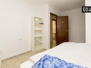 Habitación amueblada en apartamento de 5 dormitorios en...