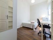 Habitación amueblada en apartamento de 5 dormitorios en...
