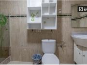 Habitación amueblada en apartamento de 5 dormitorios en...