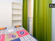 Habitación amueblada en apartamento de 5 dormitorios en...