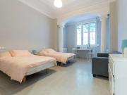 Habitación amueblada en apartamento de 5 dormitorios en...