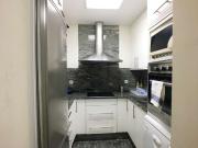 Habitación amueblada en apartamento de 6 dormitorios en...