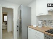 Habitación amueblada en apartamento de 7 dormitorios,...