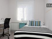 Habitación amueblada en piso compartido en Tetuán, Madrid