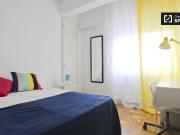 Habitación amueblada en piso de 7 habitaciones cerca de... Habitación amueblada en piso de 7 habitaciones cerca de...