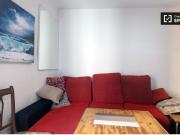 Habitación amueblada en un apartamento de 3 dormitorios...