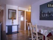 Habitación amueblada en un apartamento de 3 dormitorios...