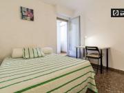 Habitación amueblada en un apartamento de 5 camas, El...