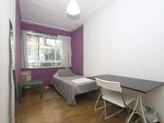 Habitación animada en apartamento de 6 dormitorios en...