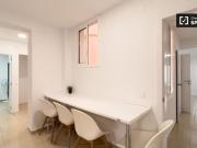 Habitación bien amueblada con balcón en alquiler en un...