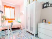 Habitación cálida en piso de 5 habitaciones, Eixample,...