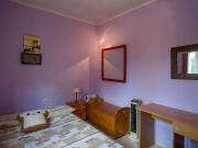 Habitación colorida en apartamento de 4 dormitorios en...