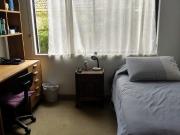 Habitación cómoda y estacionamiento No es Lo Hermida