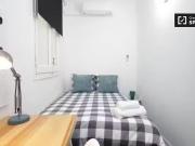 Habitación compacta en un apartamento de 9 dormitorios...