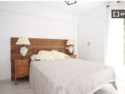 Habitación compartida de 16m2 con orientación interior...