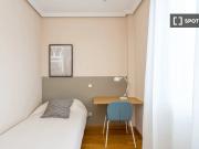 Habitación compartida de 10 habitaciones en Piovera, Madrid