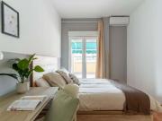 Habitación con aire acondicionado y terraza en Cuatro...