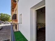 Habitacion con balcón disponible en Zaidin!