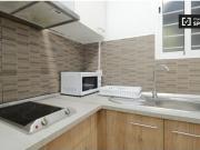 Habitación con balcón en alquiler en apartamento de 3...