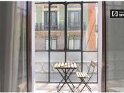 Habitación con balcón en piso de 10 habitaciones en... Habitación con balcón en piso de 10 habitaciones en...