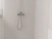 Habitación con baño en el apartamento de 5 dormitorios...