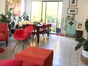 Habitación con baño privado y acceso a terraza